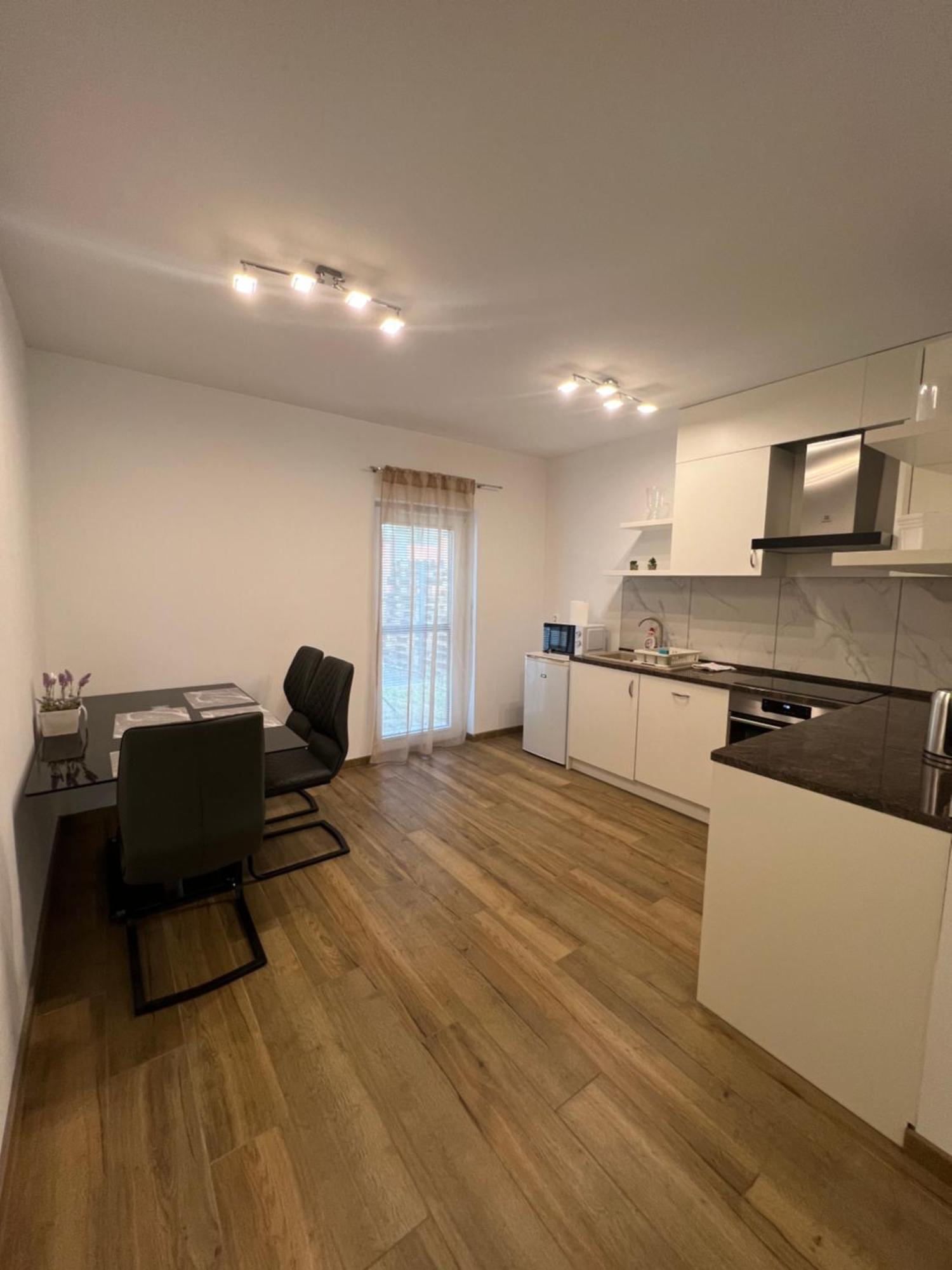Modern Apartman Сегед Экстерьер фото